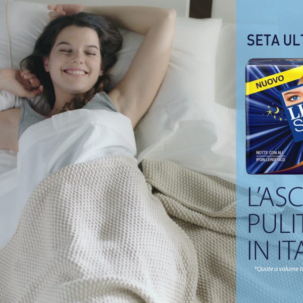 LINES SETA ULTRA NOTTE. THE FREEDOM OF CLEAN DRYNESS.