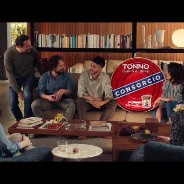 TUNA CONSORCIO CATCHES ARMANDO TESTA, THE NEW CAMPAIGN IS ON AIR.