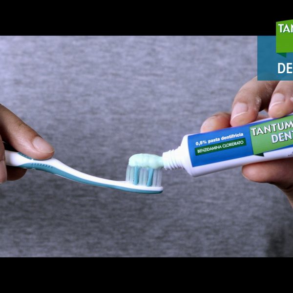 INFLAMED GUMS? ANGELINI PHARMA AND ARMANDO TESTA PRESENT TANTUM VERDE DENTAL TOOTHPASTE